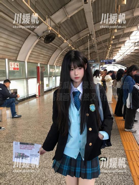 51吃瓜网登录漫游中，刷新后不错过一格漫画，果然又熬夜了！
