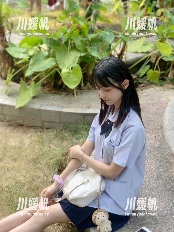 一手拿iPhone，一手打开51在线吃瓜，你的围观指数直线上涨！