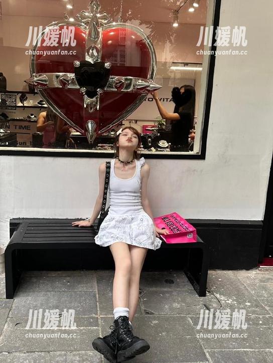 从51最新吃瓜网址解锁的黑料，真是太“香”了，赶紧来瞧瞧