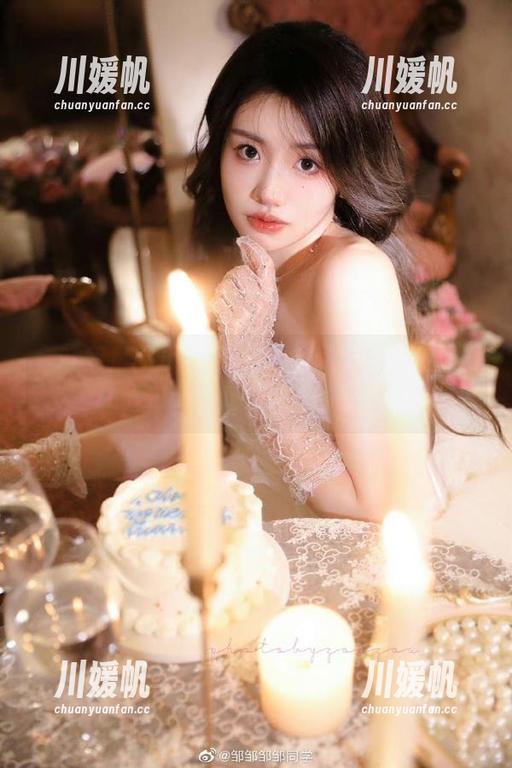 51每日吃瓜：观看娜娜与大瓜，一场无声的较量！