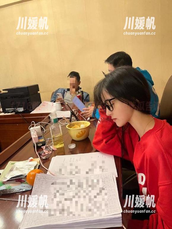 花式黑料网址：718吃瓜告诉你，竟然还有这种操作！