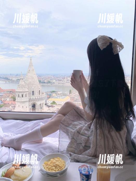 今天的瓜场开放，别忘了下载91吃瓜，来一口新鲜的！