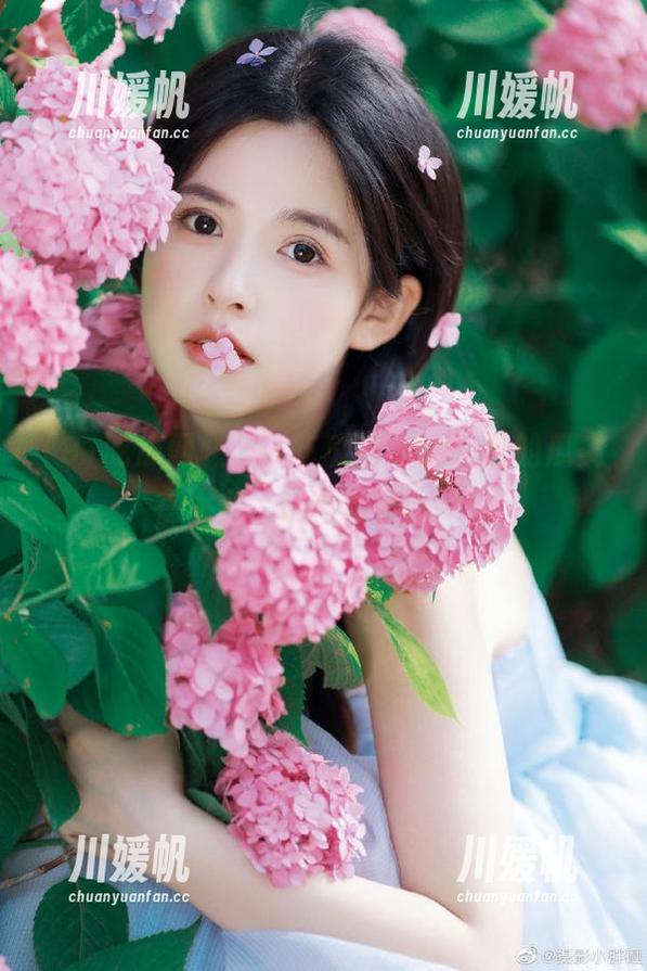“91吃瓜网”app里的瓜实在太多，站都站不稳了！