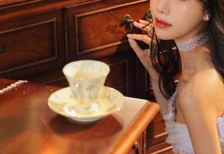 hlw苹果版，上面只有三种人：吃瓜的、扒皮的和疯狂的！