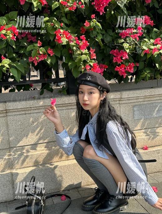官网没想到你也是个大瓜友，快来一起上yule718啃瓜吧！
