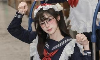 五一吃瓜中心app的热榜给我的意义，似乎是继续沉迷的理由。