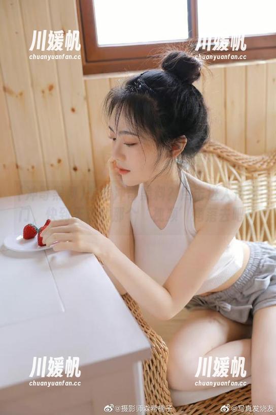 想看冲哥黑料？点击进入传送门，快到天边的那个‘视频’角落去吧！
