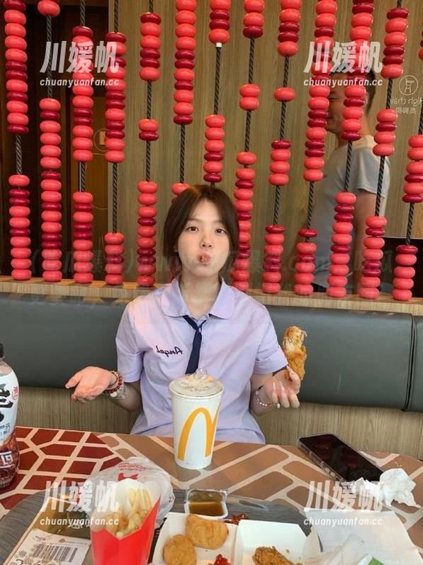 www.吃瓜爆料.com：吃瓜更要命，免费更新都能刷爆我的朋友圈！