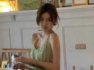 吃瓜网安卓群里，瓜从天而降，爆料就像花开似的突然