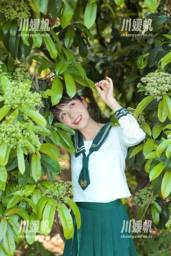 下载黑料不打烊网页版，瓜好吃到停不下来，真心让人想一直盯着看！