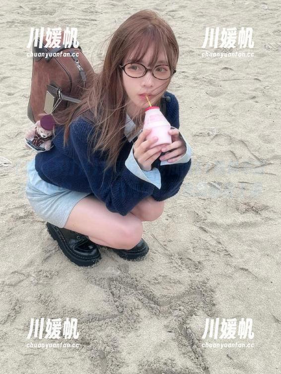 观看这场吃瓜网51黑料不打烊的狂欢，各种戏码你能想象的都在上演。