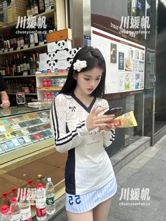 通过“黑料吃瓜在线”的链接，我成了无所不知的小马跟