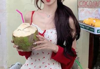 黑料吃瓜网带来的新月搜索视频，似乎在暗示什么，又好像什么都没有提及。