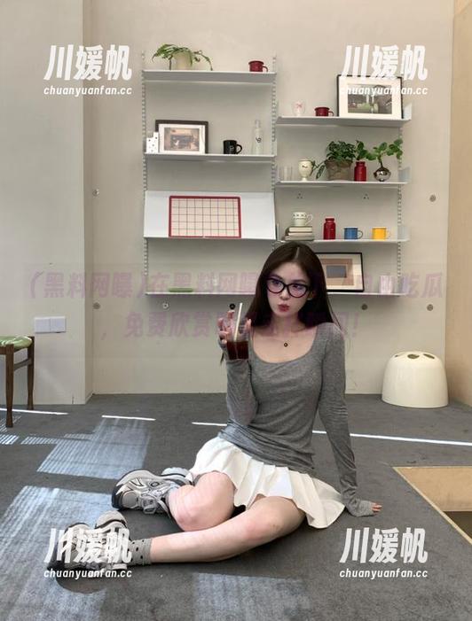 在黑料网曝导航下，自由吃瓜，免费欣赏明星走样瞬间！