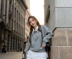 从“黑料视频网”上下载安装的剧情，太多了，不过肉麻得很啊。